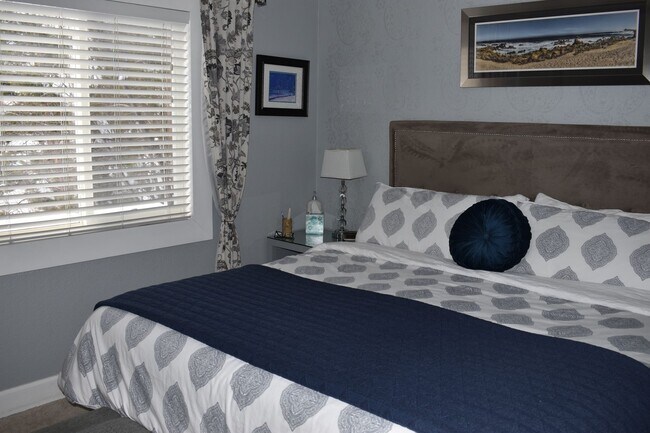 Building Photo - 1817 Tyler Ave