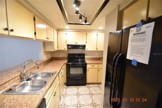 Building Photo - 2509 E Stanley Matthew Cir