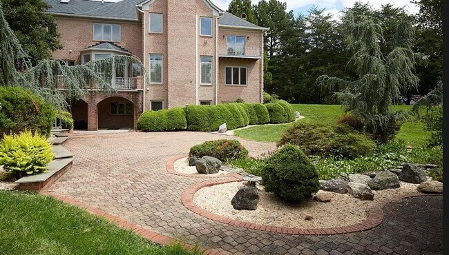 Building Photo - 9 Alloway Ct