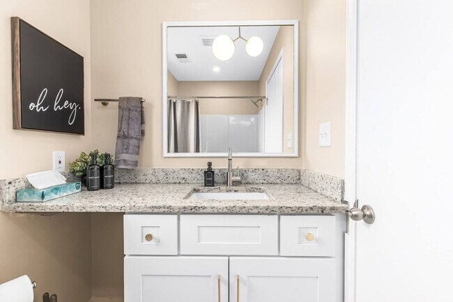 Building Photo - 18308 Mesle St