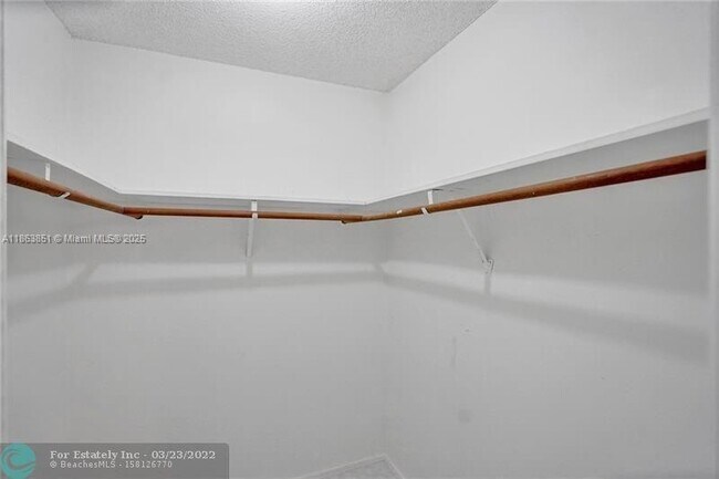 Building Photo - 2661 S Course Dr