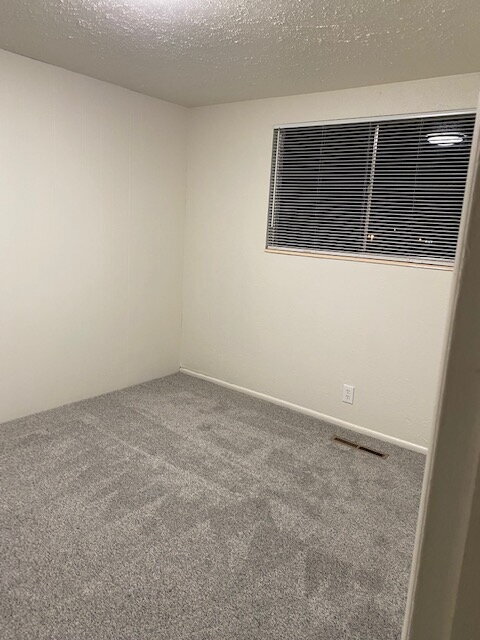 Building Photo - Stunning 3 Bedroom House near Hill Air Force Base!