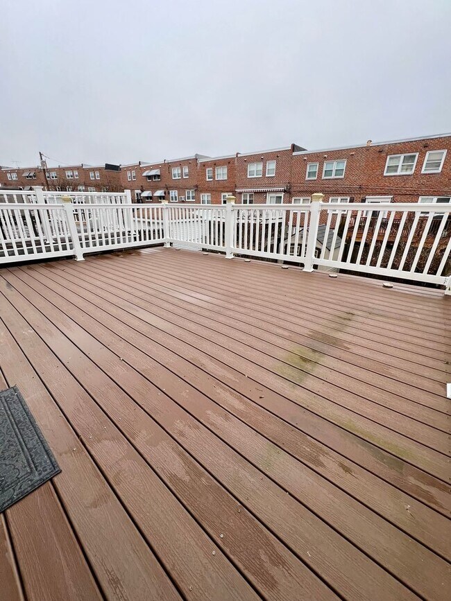 Building Photo - 3-Bedroom Townhome in Parkwood with Finished Basement! Available NOW!