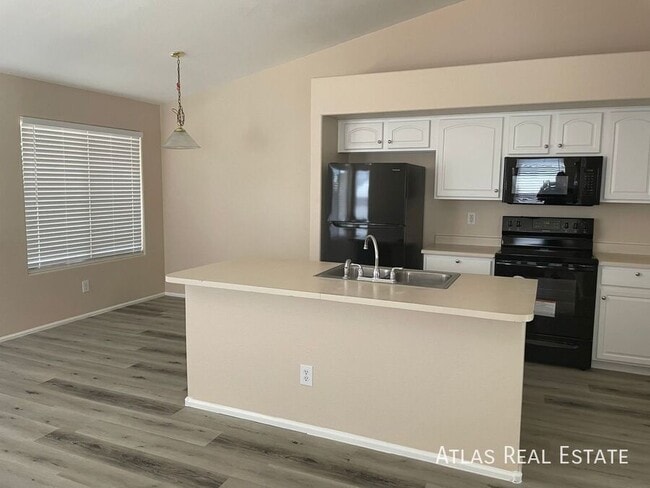Building Photo - 5366 N Ormondo Way