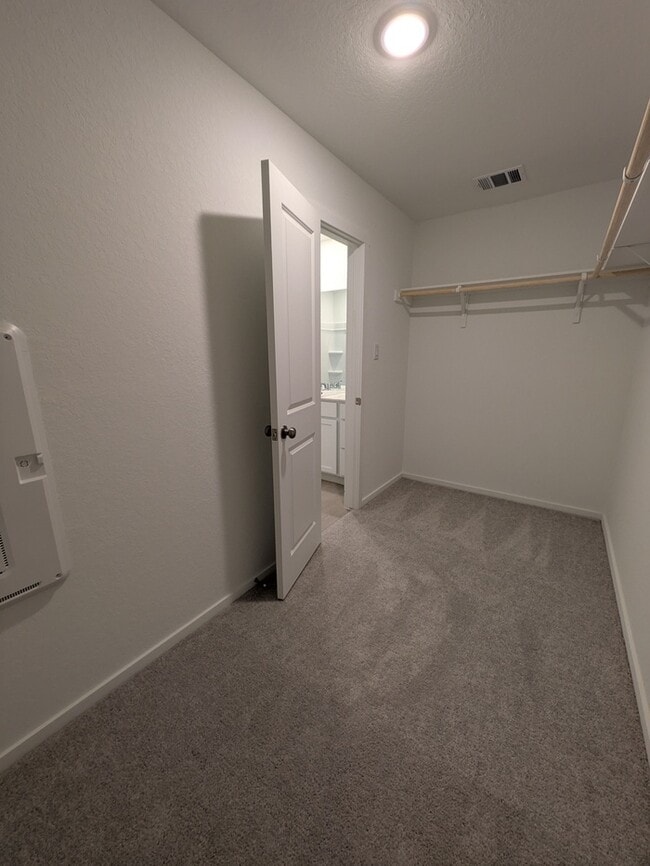 Building Photo - 19008 Encanto Aly
