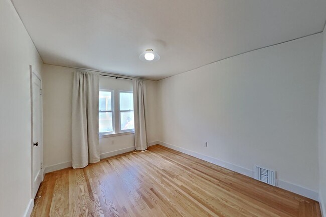 Building Photo - Charming Land Park Cottage – A Hidden Gem in the Heart of the City