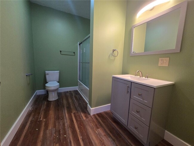 Building Photo - 27 E Main St