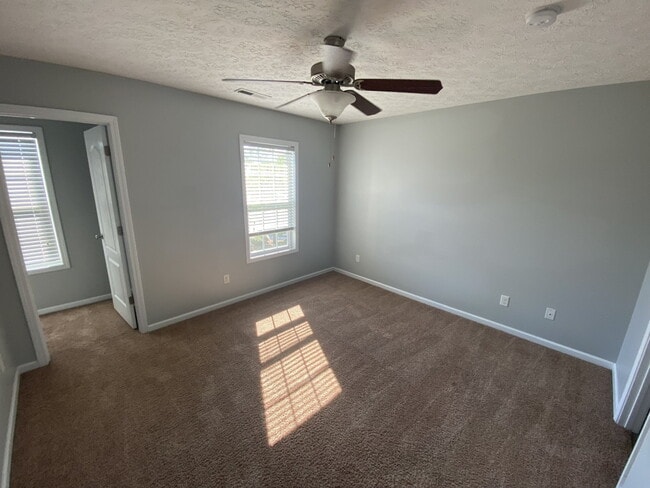 Building Photo - Wonderful 2 Bedroom Town Home-101 Glen Can...
