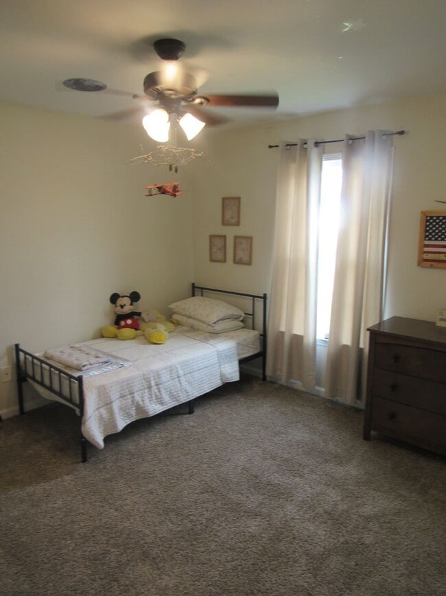 Building Photo - Heritage Place Subdivision!