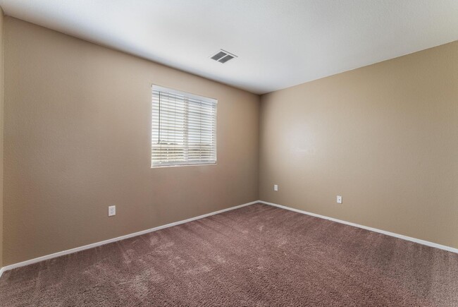 Building Photo - Gated Community  Home
