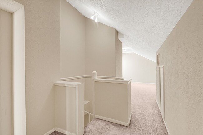 Building Photo - 3023 Jewel Ann St