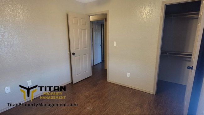 Building Photo - 3 bed/ 2 bath home by Benton River Center