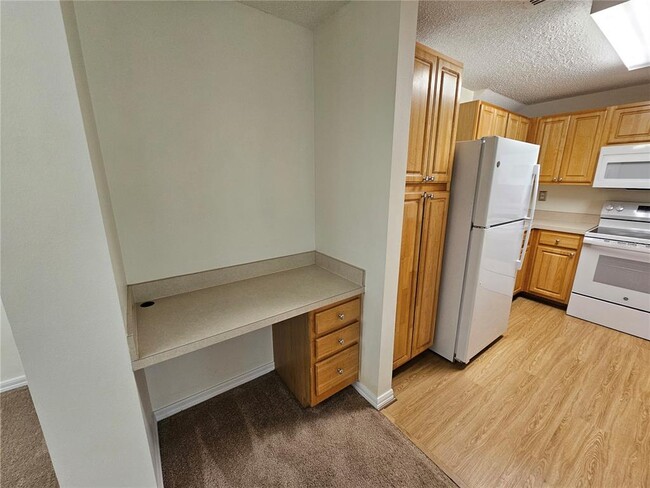 Building Photo - 5552 Bentgrass Dr