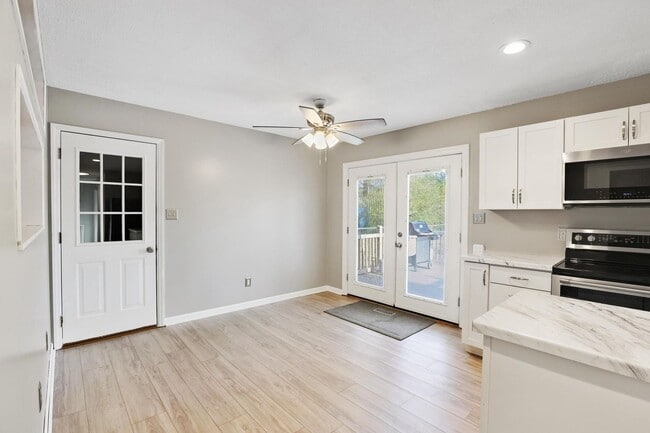Building Photo - Pet Friendly Rental with no carpet!
