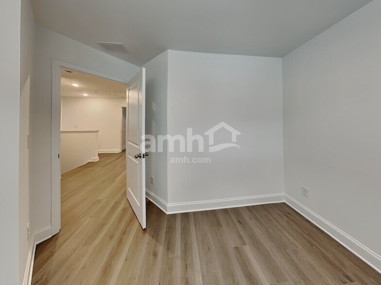 Building Photo - 1128 Livengood Wy