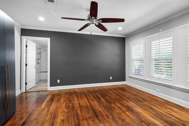 Building Photo - 4036 Linden Ave
