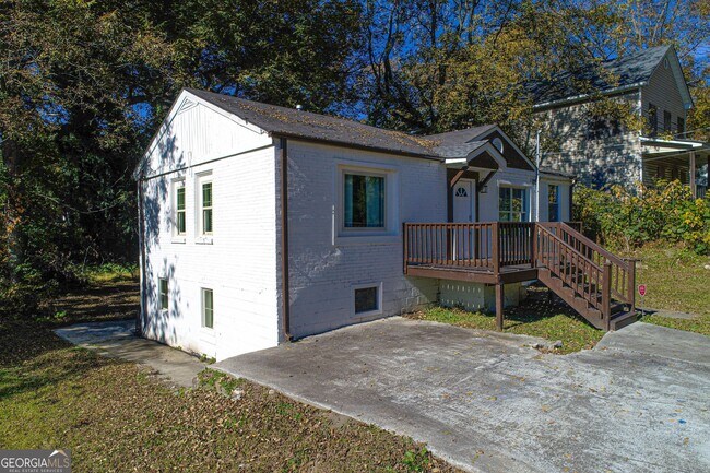 Building Photo - 444 Sunset Ave NW