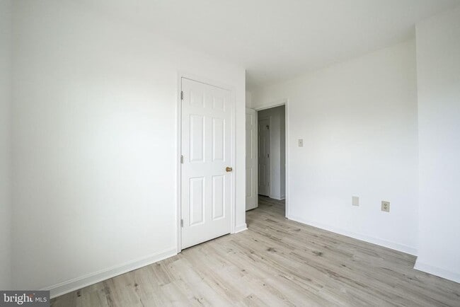Building Photo - 326 Banbury Terrace