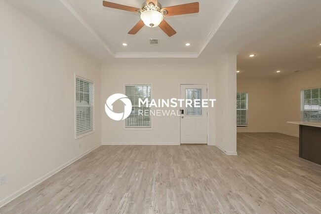 Primary Photo - 4 Bedroom Pet-Friendly Home in St. Petersb...