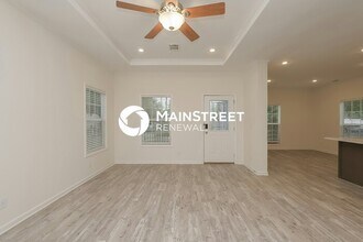 Building Photo - 4 Bedroom Pet-Friendly Home in St. Petersb...