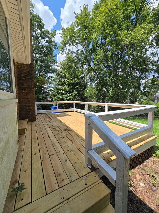 Building Photo - 6004 Shearwater Dr