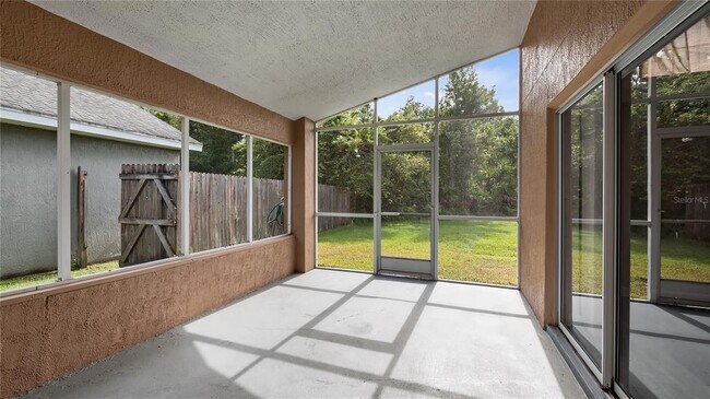 Building Photo - 2127 Donegan Pl