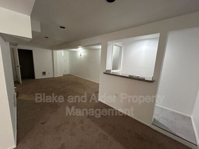 Building Photo - 198 NE 157th Ave