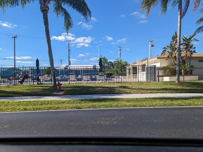Building Photo - 13283 Pineapple Palm Ct