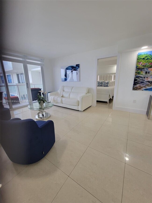 Building Photo - 5701 Collins Ave
