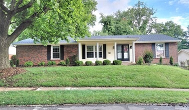 Building Photo - 874 Hollyridge Dr