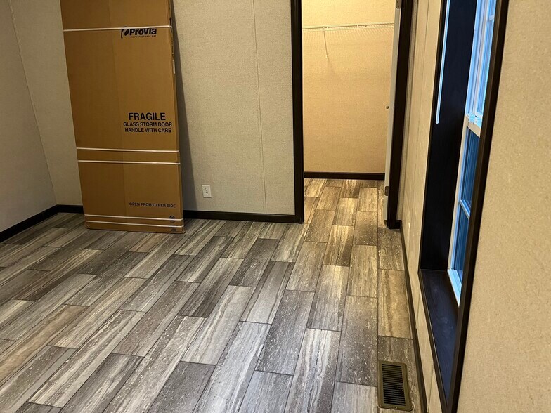 Building Photo - 6610 Lear Nagle Rd