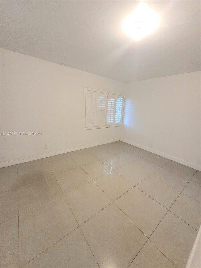 Building Photo - 1132 Moffett St