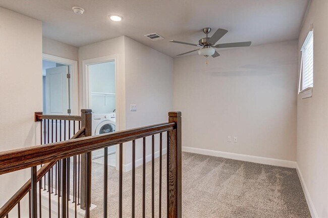 Building Photo - 15610 Ellinger Dr
