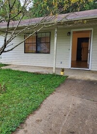 Building Photo - Duplex Landon CT