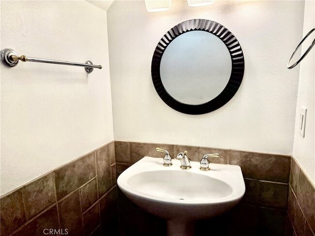 Building Photo - 18930 Sherman Way