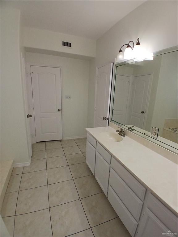 Building Photo - 130 San Jacinto St