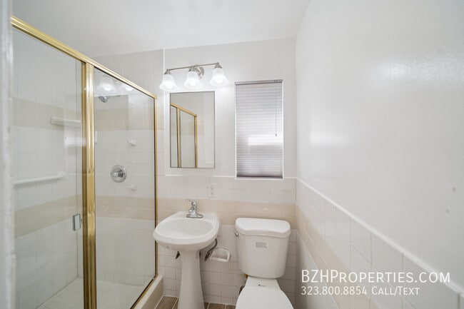 Building Photo - 503 Burchett St