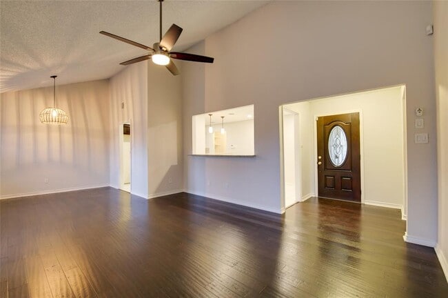 Building Photo - 6526 Foxfern Cir