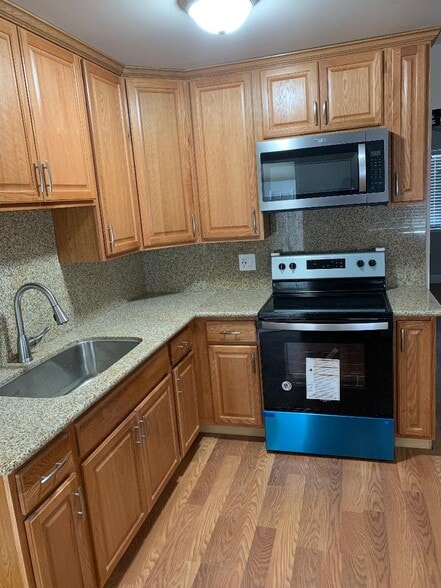 Kitchen - 19041 Rio Verde St
