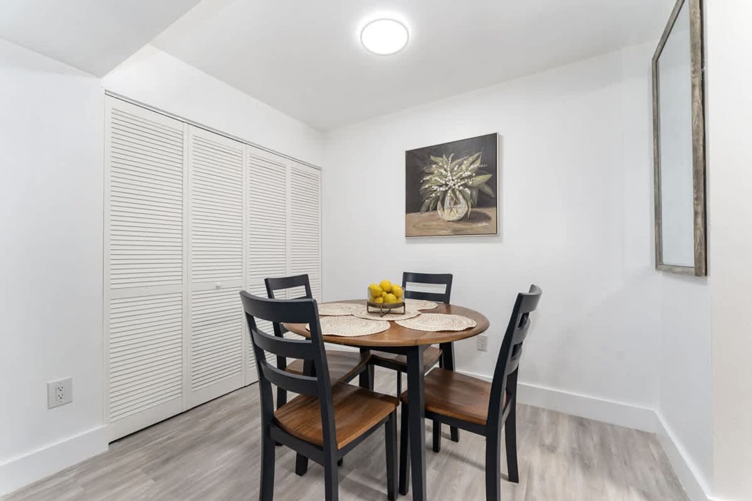 Building Photo - 2360 SW Archer Rd