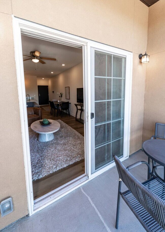 Building Photo - Westside, Next to Nature 2 Bed Luxury Apartment by Garden of the Gods