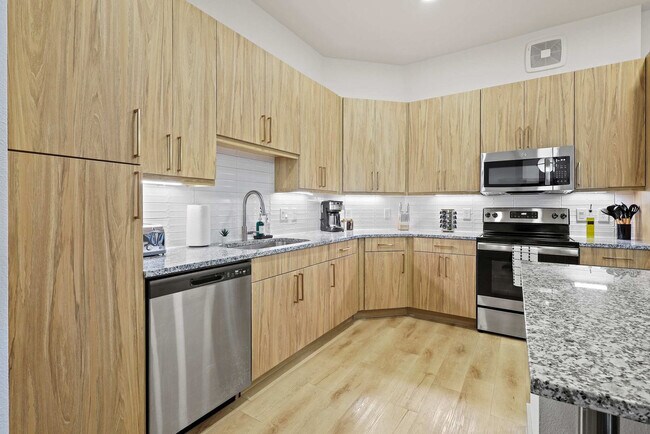 Building Photo - 13701 Montfort Dr