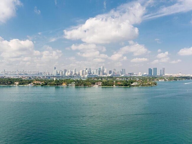 Building Photo - 1000 West Ave