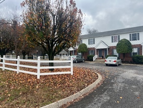 Building Photo - 243 W Smith St