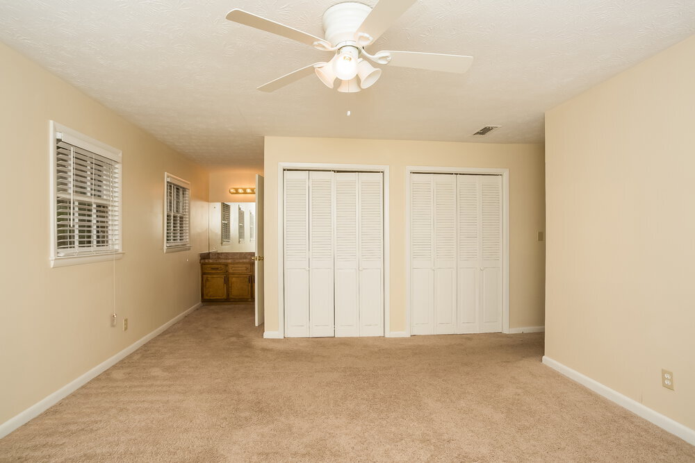 Building Photo - 2115 Pine Knoll Cir NE