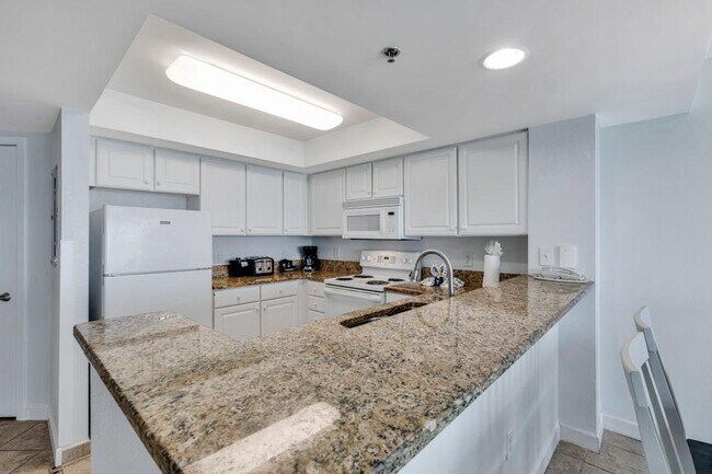 Building Photo - 2506 N Ocean Blvd