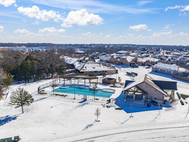 Building Photo - 701 Presidio St