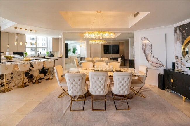 Building Photo - 848 Brickell Key Dr