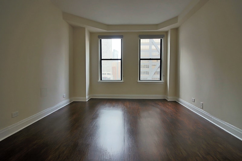 Building Photo - 217 E Chestnut St