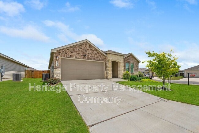 Building Photo - 2700 Coral Vly